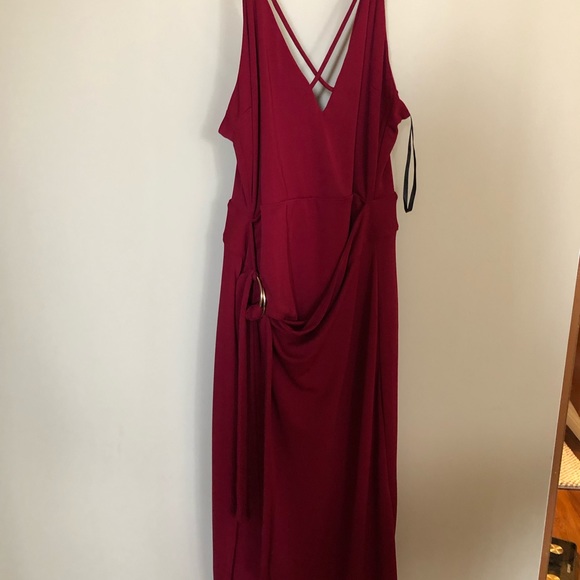LAST HOURS OR WILL BE DONATED!
H.ours Ariel bodysuit dress burgundy - Picture 6 of 8